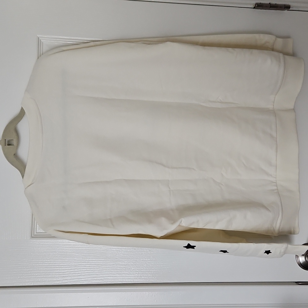 New Women's Hello Kitty Sweatshirt - Picture 5 of 5